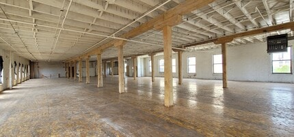 1100 W Cermak Rd, Chicago, IL à louer Photo intérieure– Image 1 sur 3