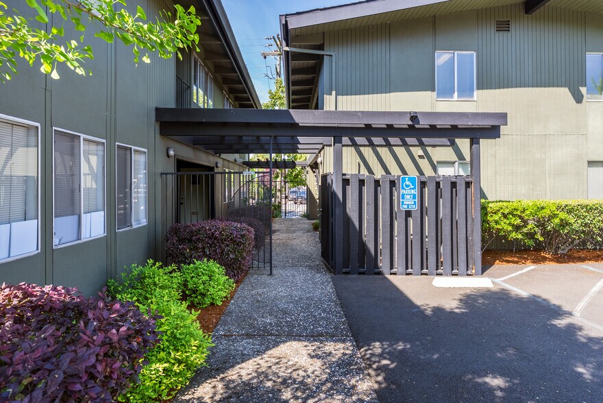 3000 Cleveland Ave, Santa Rosa, CA à vendre - Photo de l’immeuble – Image 2 sur 31