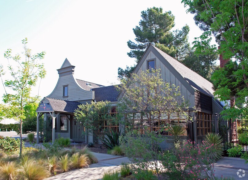 1110-1130 N Van Ness Ave, Fresno, CA à louer - Photo de l’immeuble – Image 3 sur 3