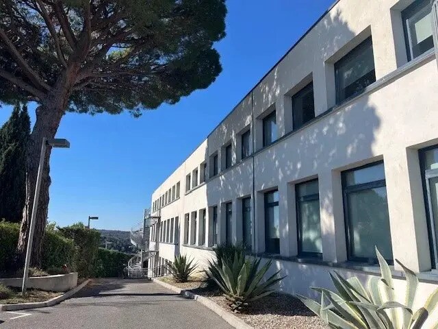 Bureau dans Cagnes-sur-Mer à louer - Photo de l’immeuble – Image 1 sur 5