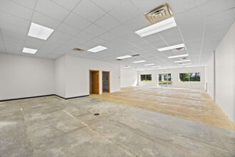 990 Elm St E, Annandale, MN à louer Photo intérieure– Image 2 sur 4