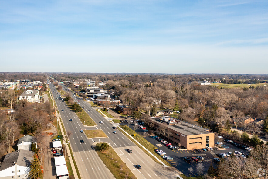 6905 Telegraph Rd, Bloomfield Hills, MI à louer - Aérien – Image 2 sur 6