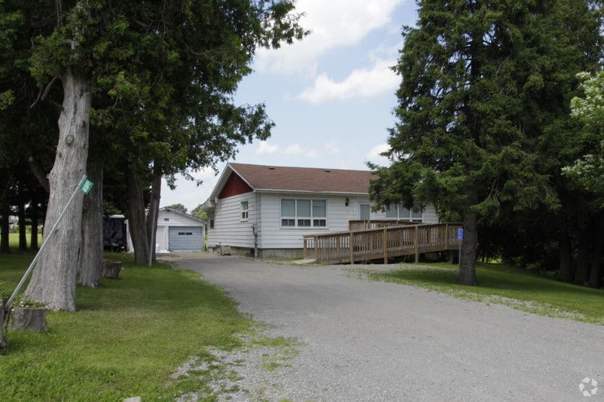 186 Rossland Rd, Ajax, ON à vendre - Photo principale – Image 2 sur 2