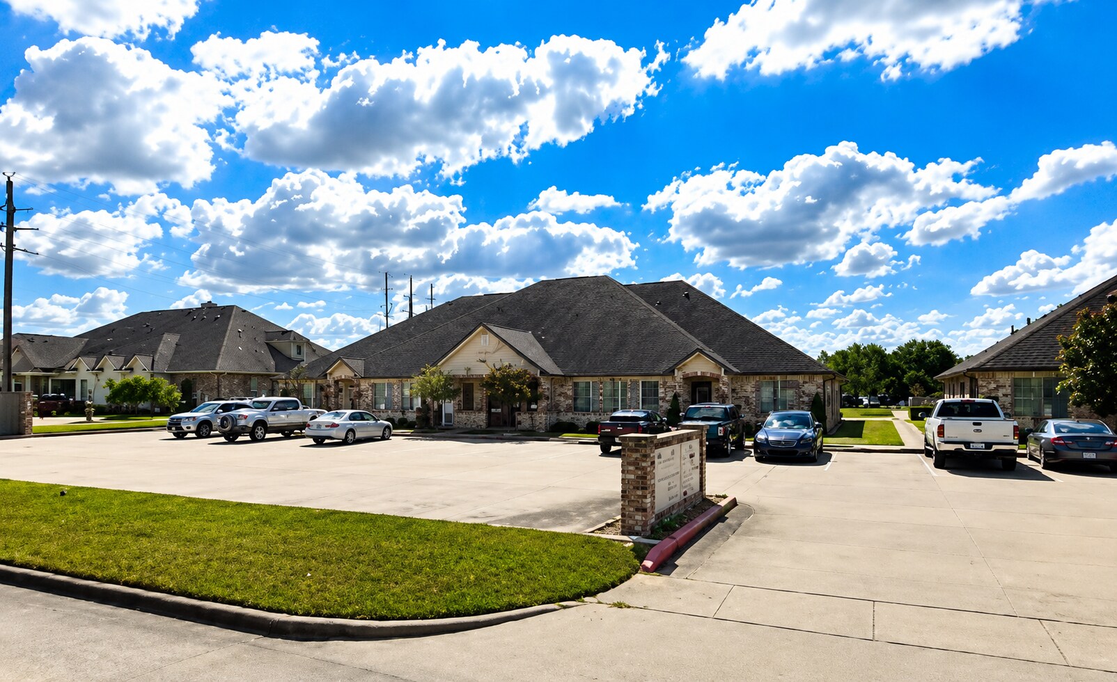 21555 Provincial Blvd, Katy, TX à louer Photo de l’immeuble– Image 1 sur 23