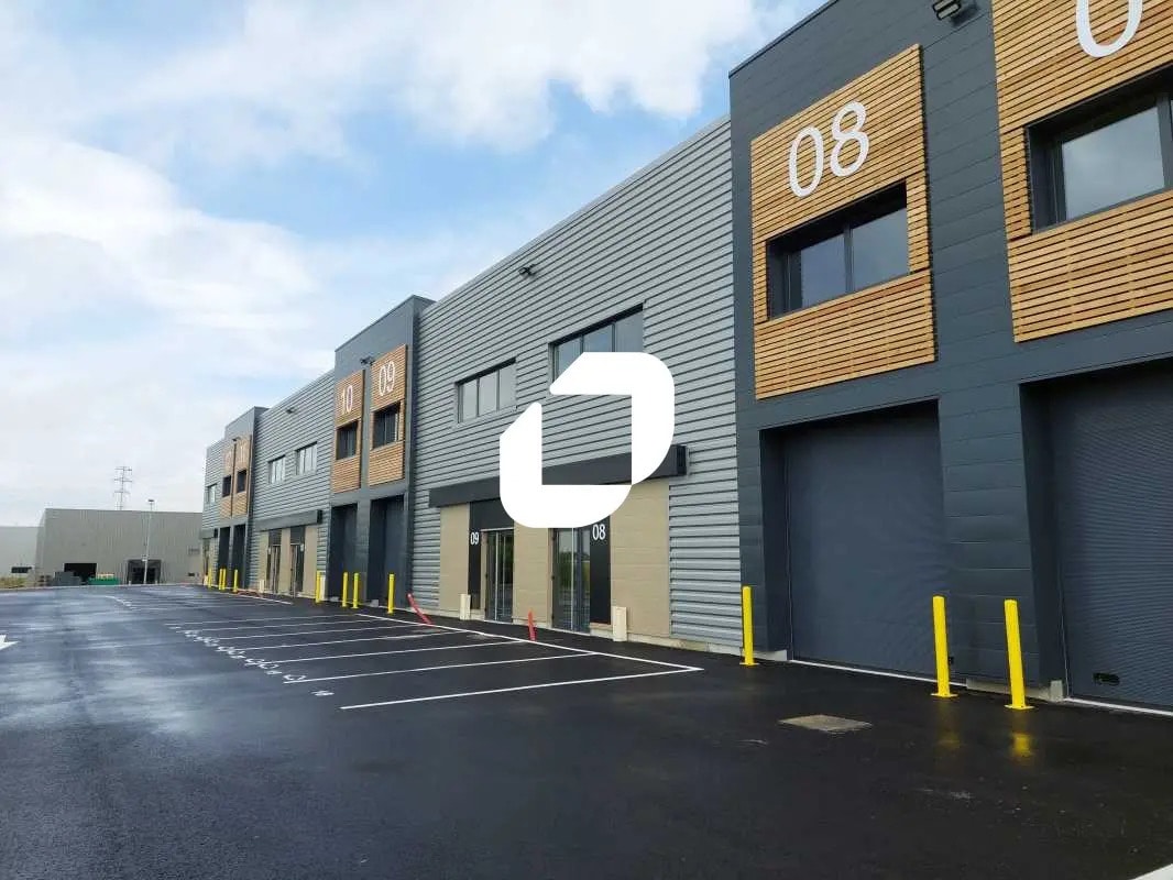 Local d’activités dans Droue-sur-Drouette à louer Photo de l’immeuble– Image 1 sur 15