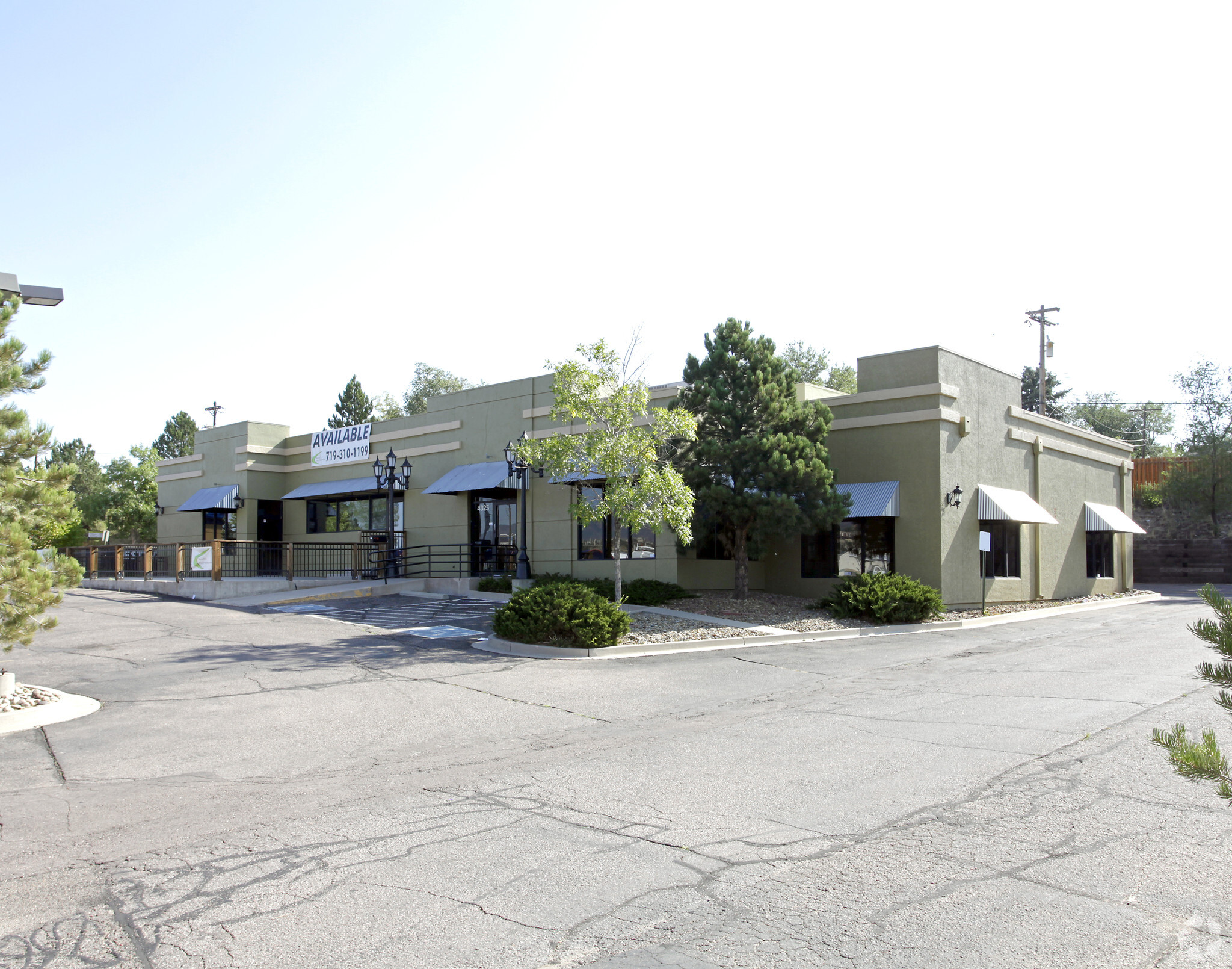 4325 N Nevada Ave, Colorado Springs, CO à louer Photo principale– Image 1 sur 6