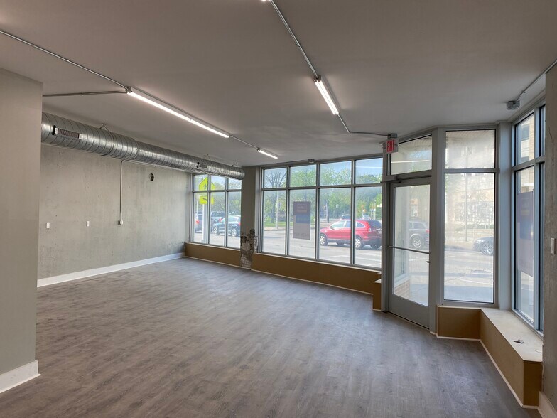 4842 W Lisbon Ave, Milwaukee, WI à vendre - Photo de l’immeuble – Image 2 sur 3
