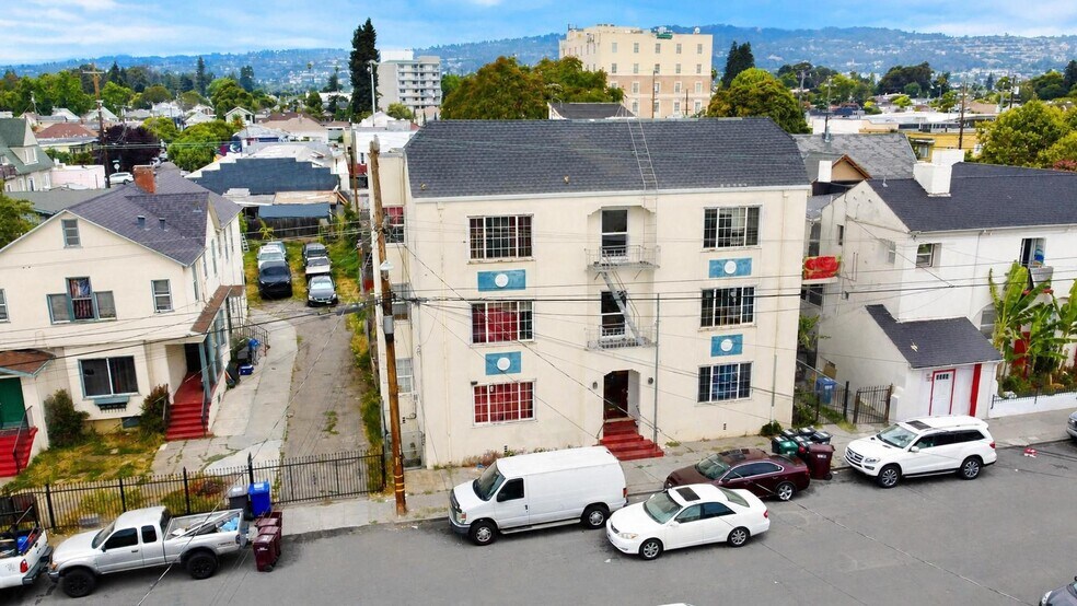 3040 E 19th St, Oakland, CA à vendre - Photo de l’immeuble – Image 2 sur 18