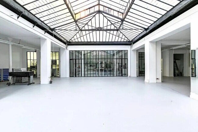 Plus de détails pour Bureau à vendre