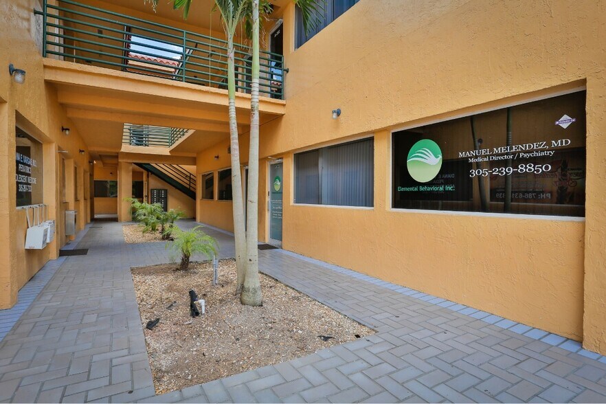 10250 SW 56th St, Miami, FL à louer - Photo de l’immeuble – Image 2 sur 6