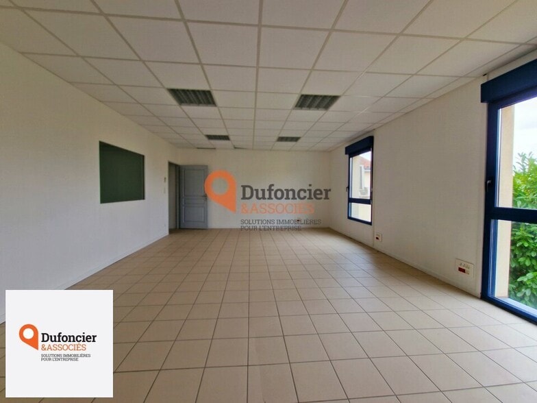 Bureau dans Poitiers à louer - Photo intérieure – Image 1 sur 7