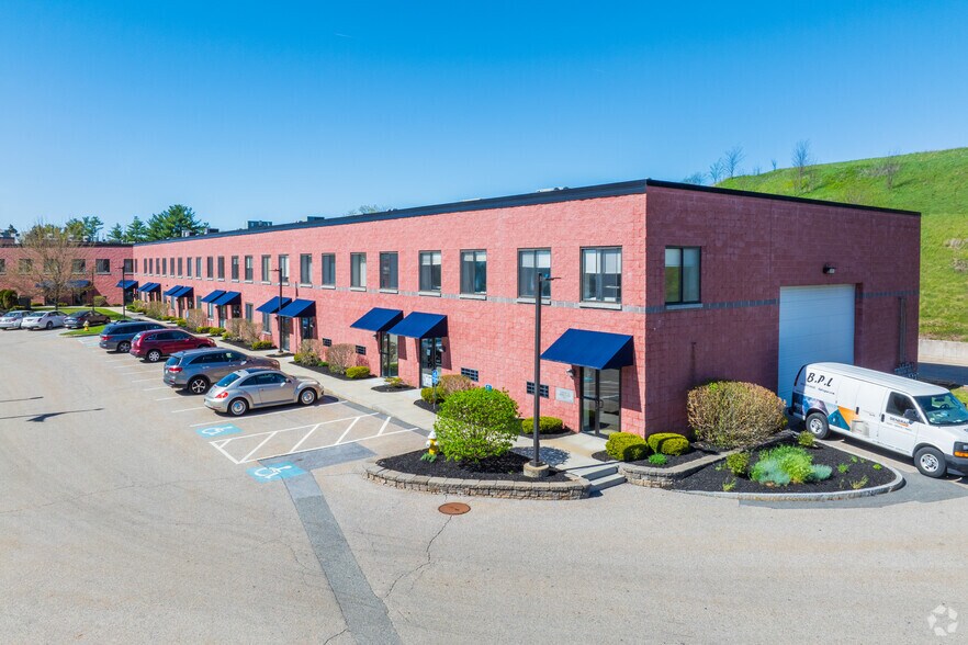 10 Jean Ave, Chelmsford, MA à louer - Photo de l’immeuble – Image 1 sur 5
