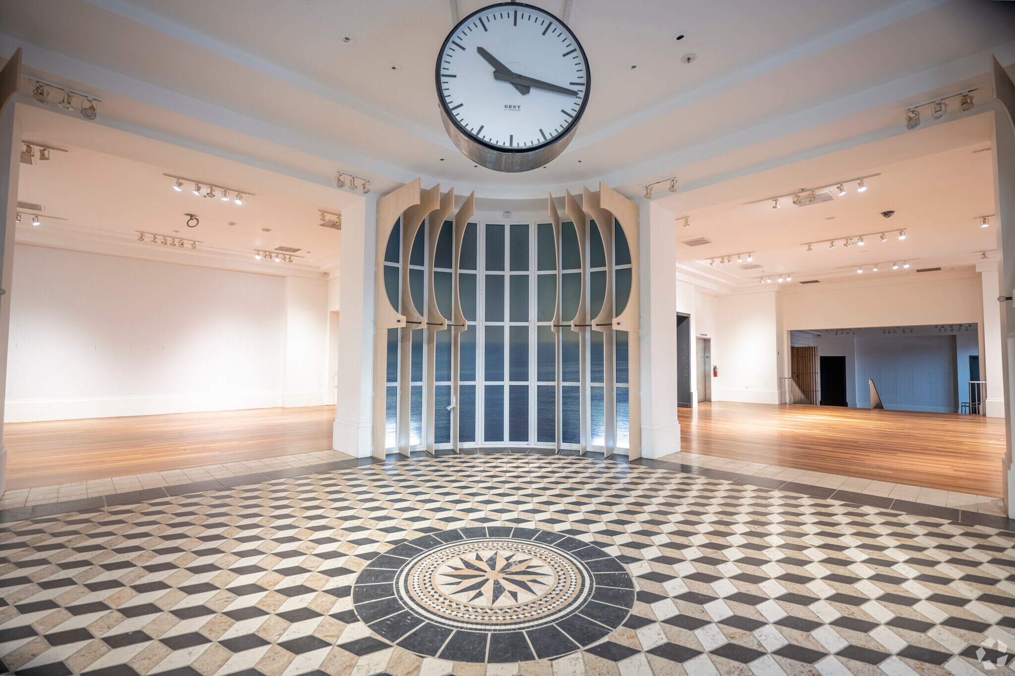 256 Grant Ave, San Francisco, CA à louer Photo intérieure– Image 1 sur 3