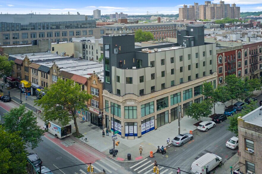 878 Nostrand Ave, Brooklyn, NY à louer - Photo de l’immeuble – Image 2 sur 13