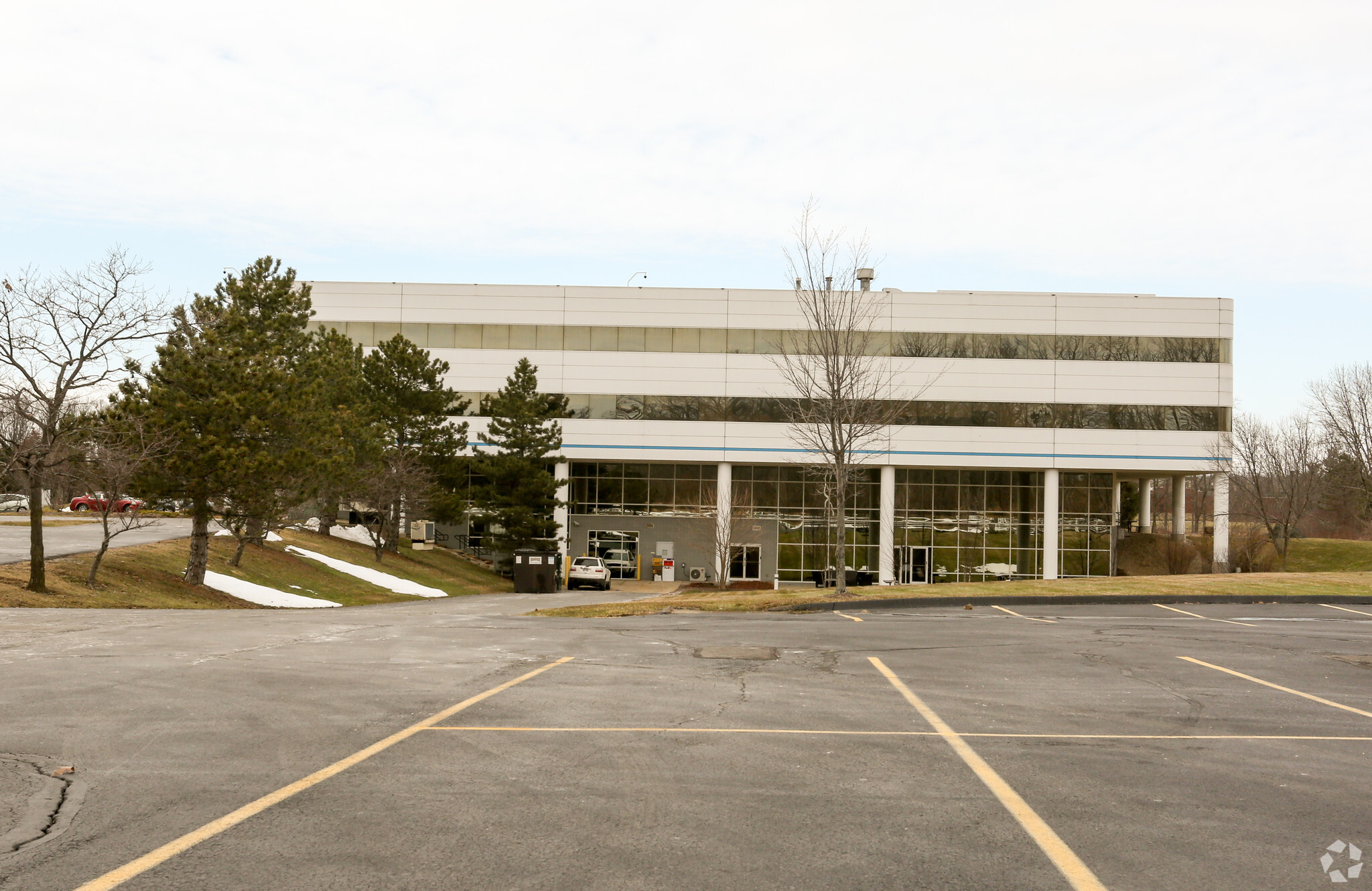 31500 Solon Rd, Solon, OH à louer Photo de l’immeuble– Image 1 sur 15