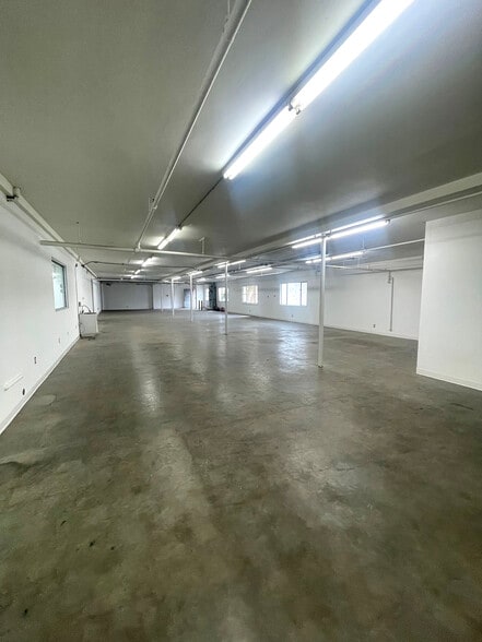 3045 E 11th St, Los Angeles, CA à louer - Photo intérieure – Image 2 sur 10