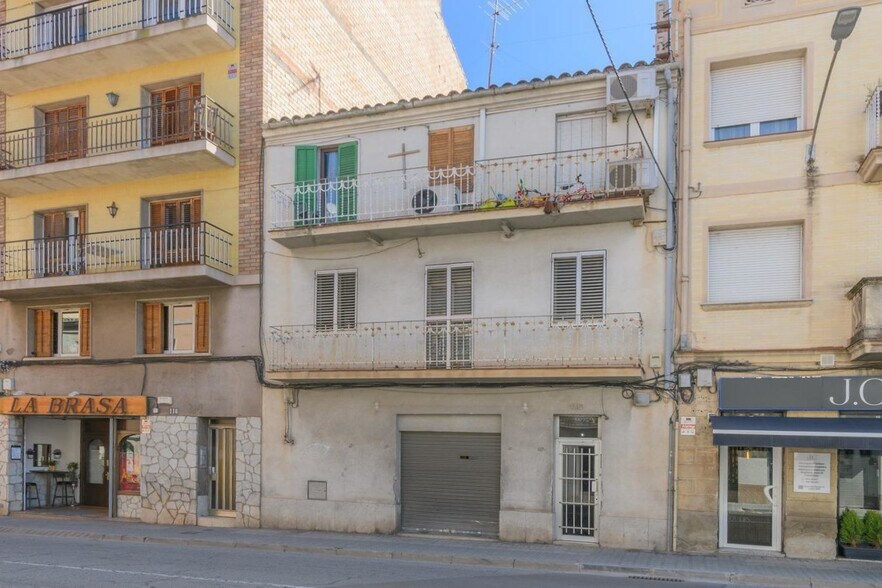 Immeuble residentiel dans Manresa, Barcelona à vendre - Photo principale – Image 1 sur 3