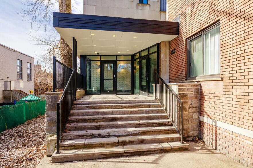 4988 Av Clanranald, Montréal, QC à vendre - Photo de l’immeuble – Image 3 sur 3