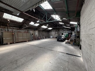 Plus de détails pour Industriel/Logistique à louer