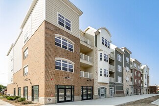 Plus de détails pour 2222 E Michigan Ave, Lansing, MI - Bureau/Local commercial à louer