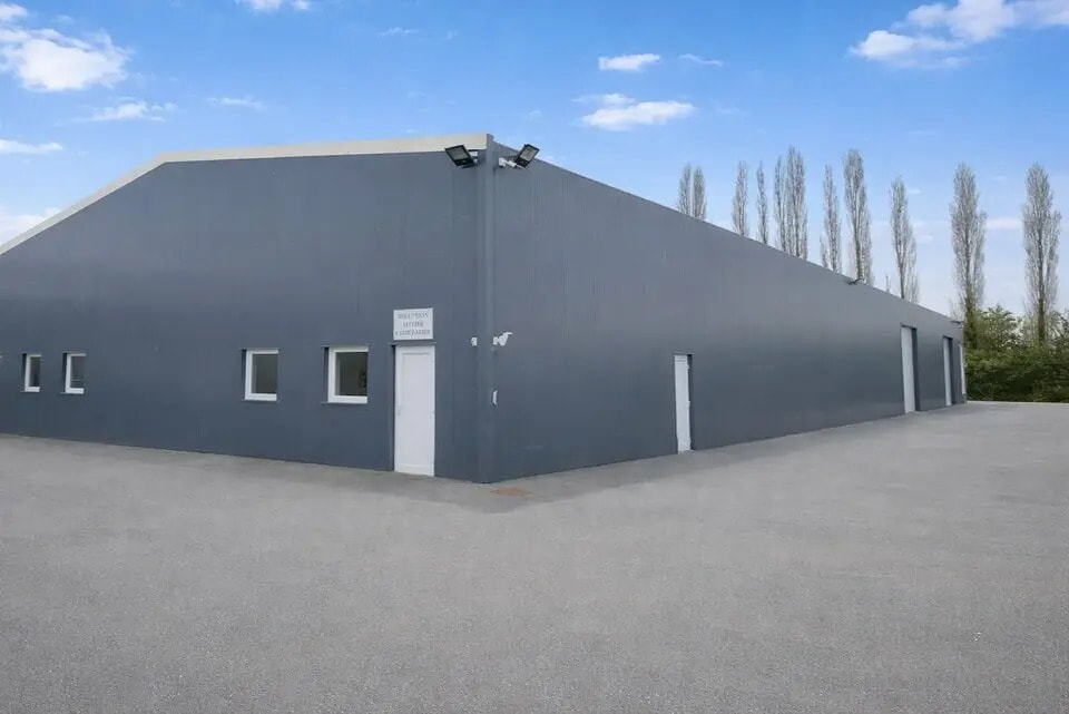 Industriel/Logistique dans Le Mesnil-en-Thelle à vendre Photo principale– Image 1 sur 6