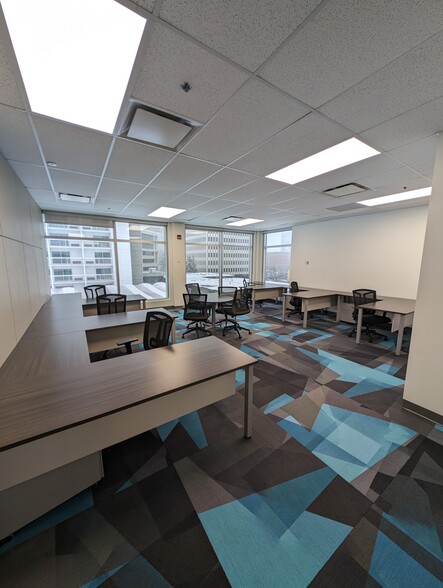 150 13 Av SW, Calgary, AB à louer - Photo intérieure – Image 3 sur 10