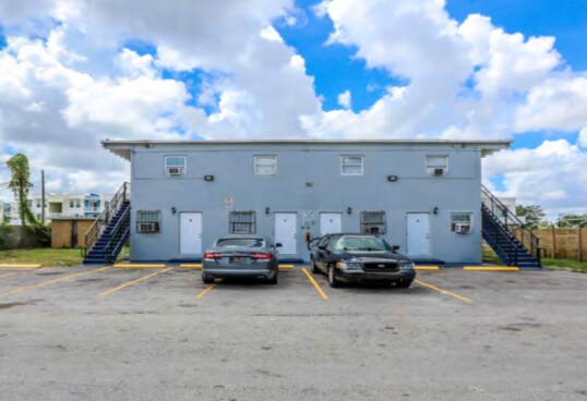 421 NW 12th St, Florida City, FL à vendre - Photo de l’immeuble – Image 2 sur 9