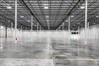 4100 Meadow Oak Dr, Charlotte, NC à louer Photo de l’immeuble– Image 2 sur 9