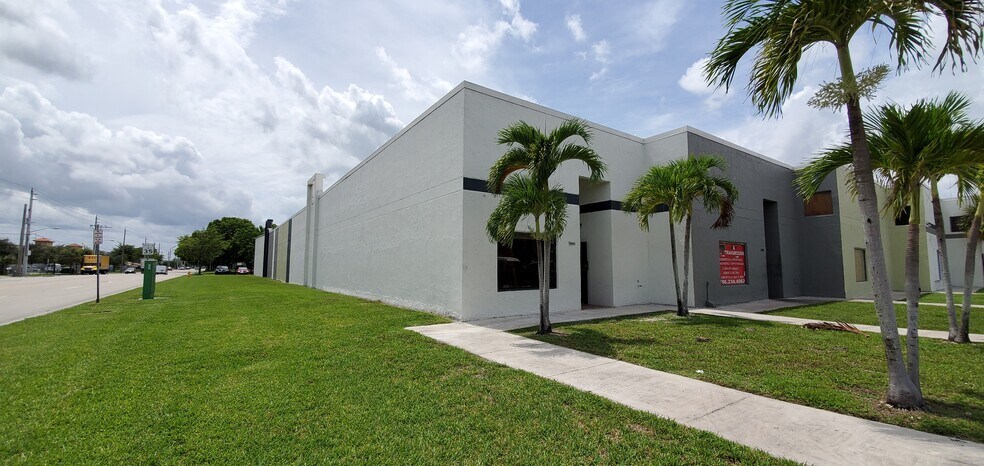 12900-12990 SW 122nd Ave, Miami, FL à louer - Photo de l’immeuble – Image 2 sur 13