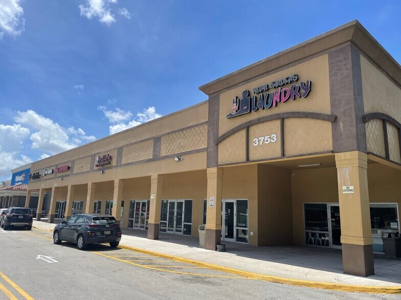 3753-3791 NW 167th St, Miami Gardens, FL à vendre - Photo de l’immeuble – Image 2 sur 48