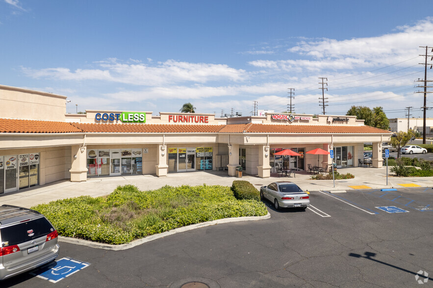 1403 Lambert Rd, La Habra, CA à louer - Photo de l’immeuble – Image 3 sur 9