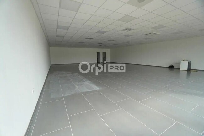 Plus de détails pour Local commercial à vendre