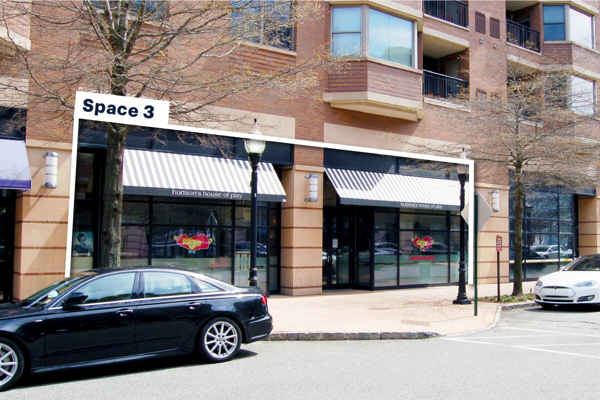 22 Avenue At Port Imperial Ave, West New York, NJ à louer Photo principale– Image 1 sur 9