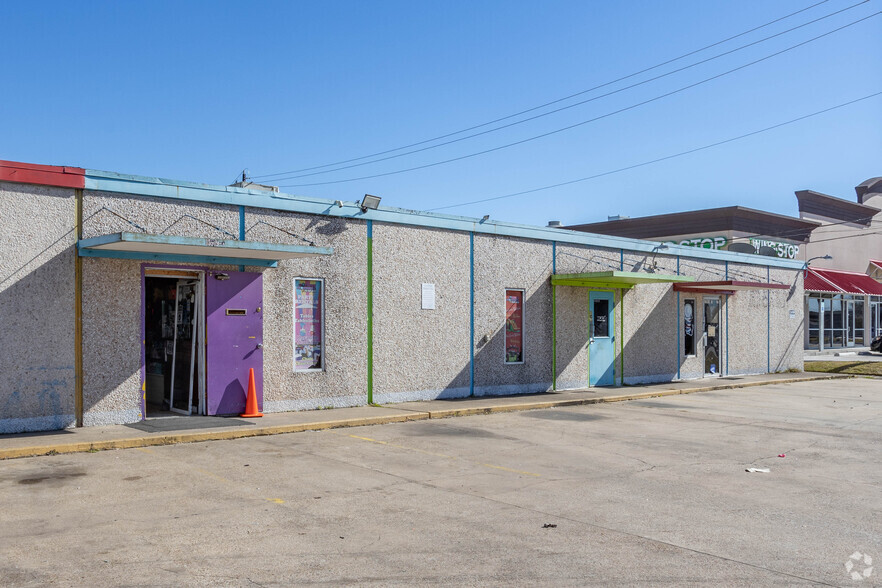 15919 S Post Oak Rd, Houston, TX à vendre - Photo de l’immeuble – Image 3 sur 5