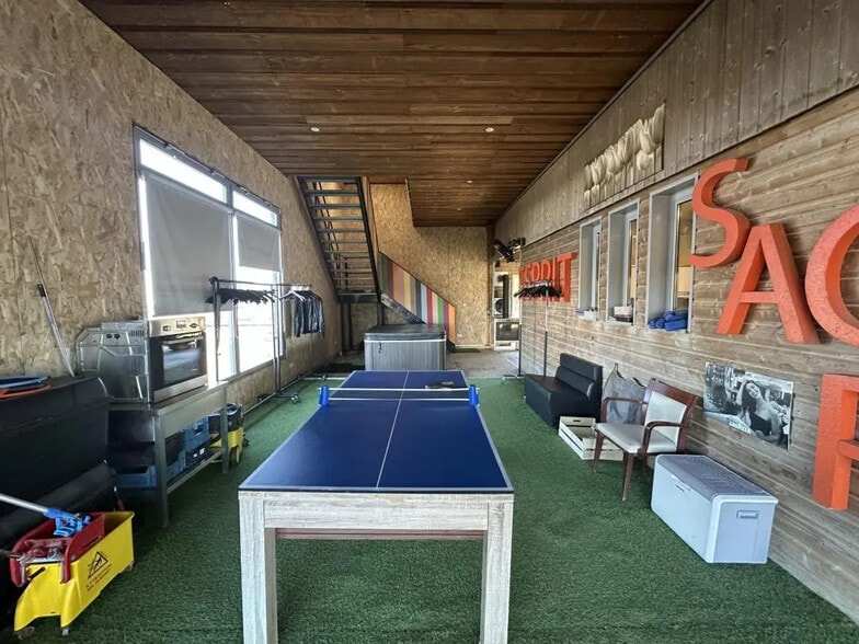 Local commercial dans Tremblay-les-Villages à vendre - Photo de l’immeuble – Image 3 sur 30