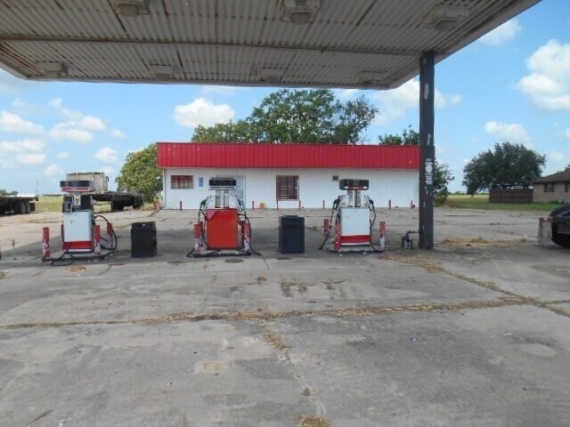 4860 S State Highway 71, El Campo, TX à vendre - Photo de l’immeuble – Image 2 sur 4