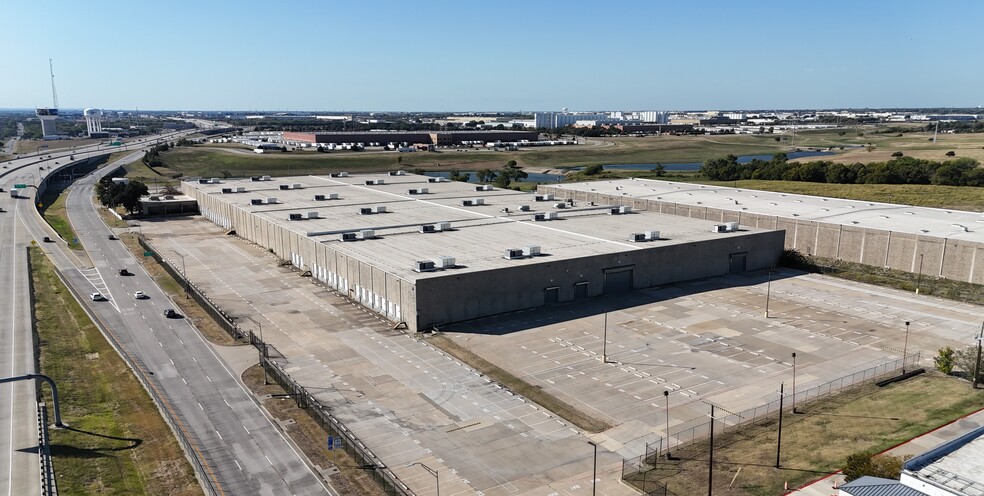 1102 State Highway 161, Grand Prairie, TX à louer - Photo de l’immeuble – Image 1 sur 9