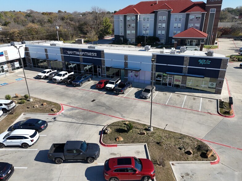1401 S US Highway 81-287, Decatur, TX à louer - Photo de l’immeuble – Image 3 sur 5