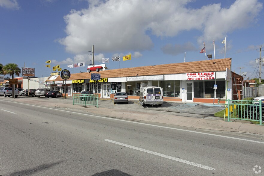 6741-6757 SW 8th St, Miami, FL à louer - Photo principale – Image 1 sur 4