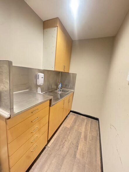 14408 E Whittier Blvd, Whittier, CA à louer - Photo de l’immeuble – Image 3 sur 16