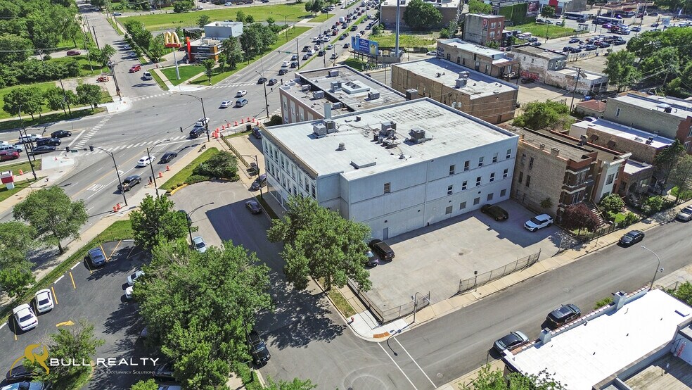1110 S Oakley Blvd, Chicago, IL à vendre - Photo de l’immeuble – Image 2 sur 33