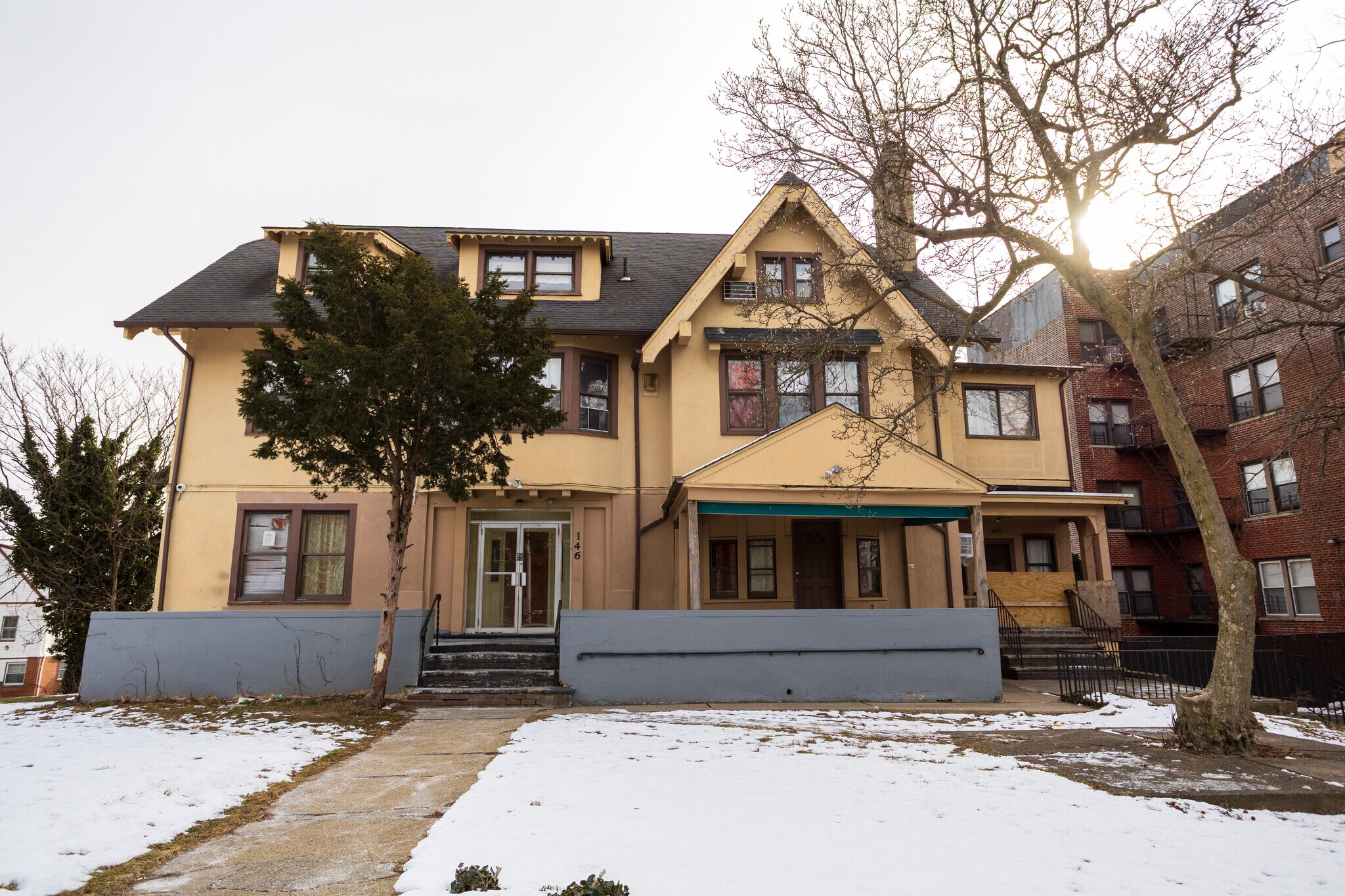 146 S Munn Ave, East Orange, NJ à vendre Photo principale– Image 1 sur 16