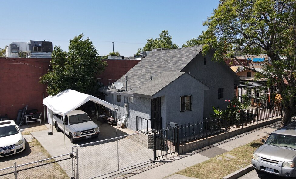 5690 York Blvd, Los Angeles, CA à vendre - Photo de l’immeuble – Image 2 sur 13