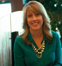 Lisa Nicholaides