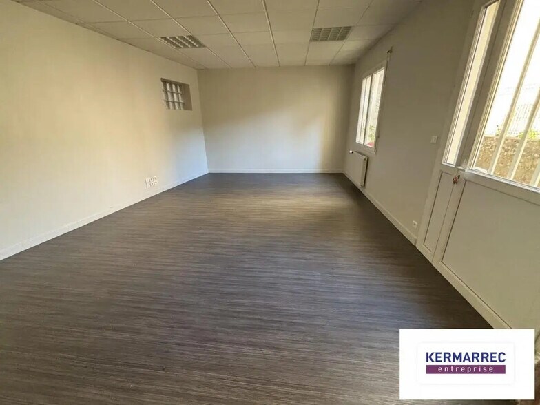 Bureau dans Vannes à louer - Photo de l’immeuble – Image 3 sur 4