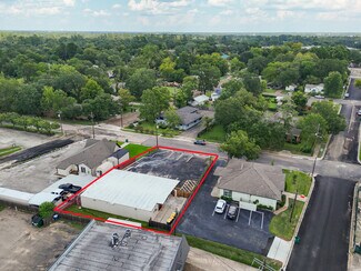 Plus de détails pour 909 Houston St, Conroe, TX - Bureau/Local commercial à louer