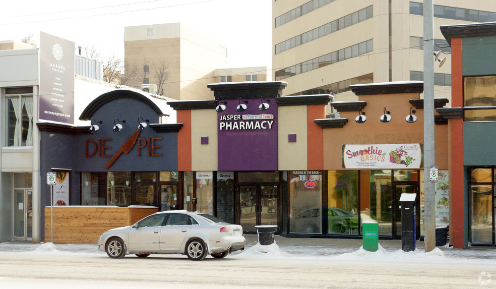 11215-11219 Jasper Ave NW, Edmonton, AB à louer - Photo de l’immeuble – Image 3 sur 3