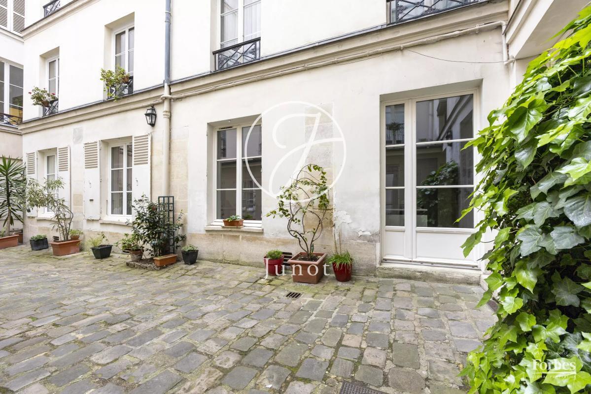 Immeuble residentiel dans Paris à vendre Photo de l’immeuble– Image 1 sur 13