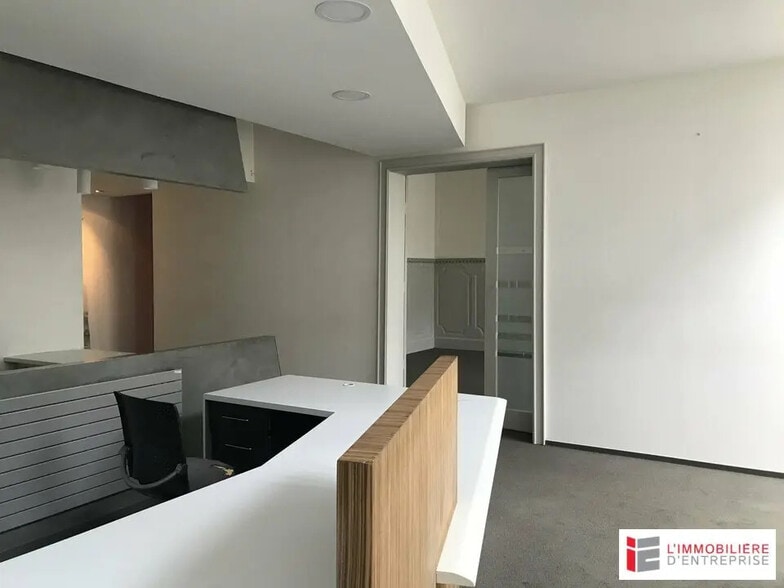 Bureau dans Lannion à louer - Photo de l’immeuble – Image 3 sur 11
