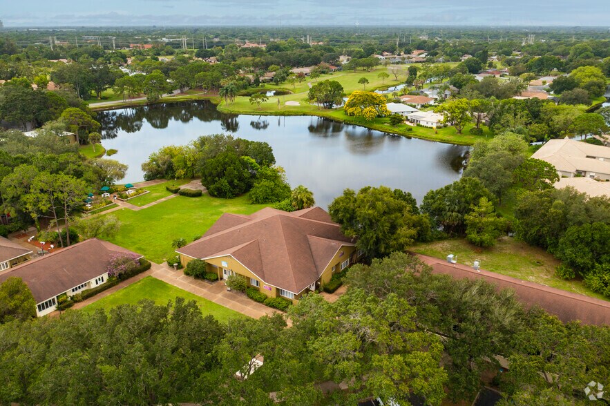 5045-5049 Ringwood Mdws, Sarasota, FL à louer - Aérien – Image 2 sur 9